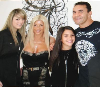 Suzee Fenech with spouse Jeff Fenech and daughters